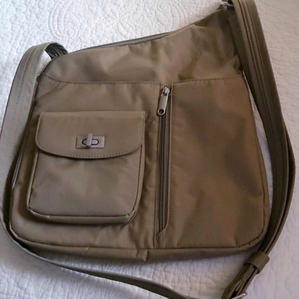 Magellan Vaultpro Gateway Grande Bag